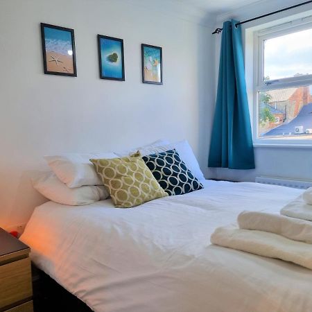 Godwin Court Apartments Swindon Extérieur photo