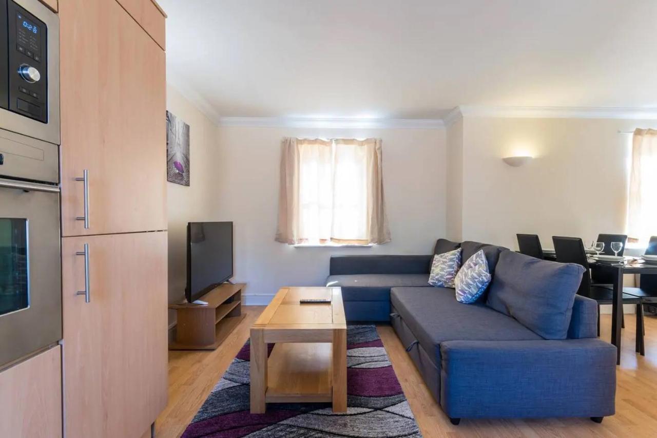 Godwin Court Apartments Swindon Extérieur photo